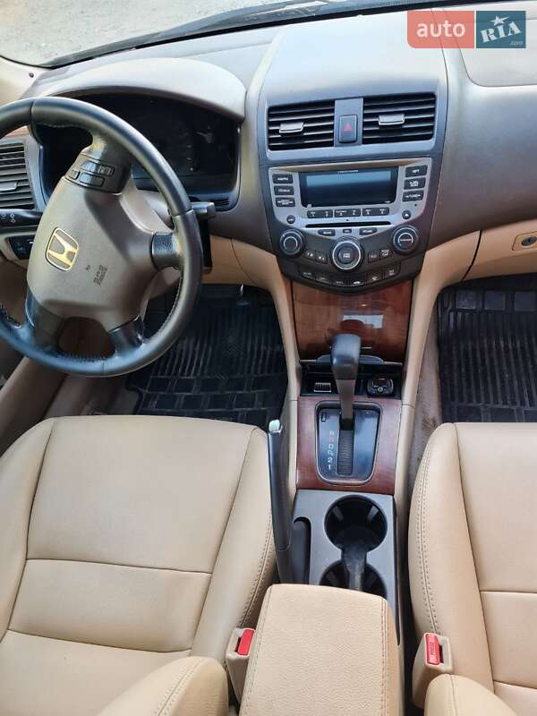 Седан Honda Accord 2006 в Перещепине