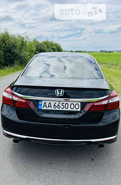 Седан Honda Accord 2016 в Києві