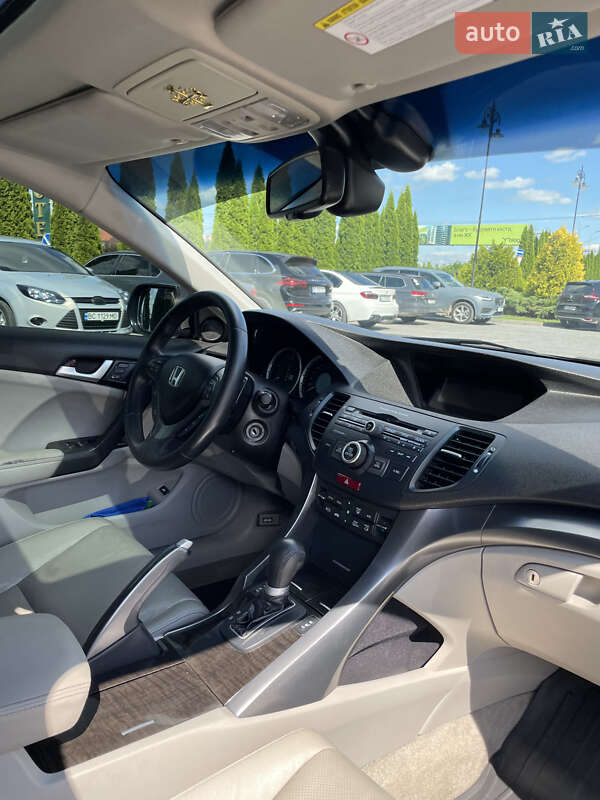Седан Honda Accord 2012 в Львове