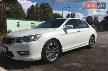 Седан Honda Accord 2013 в 