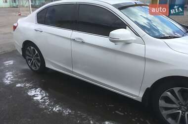 Седан Honda Accord 2013 в 