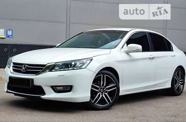 Седан Honda Accord 2013 в Киеве