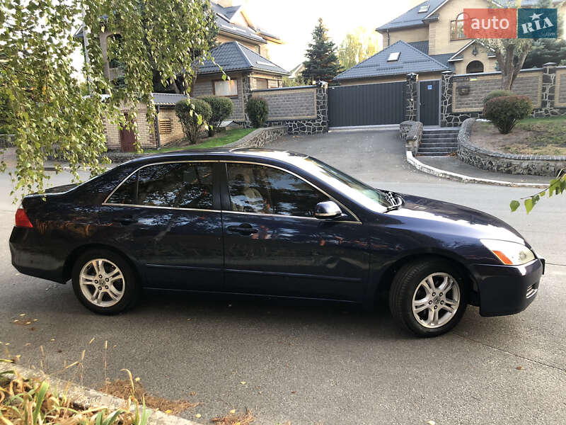 Седан Honda Accord 2006 в Киеве