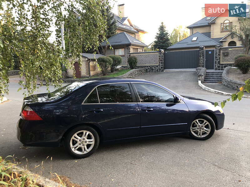 Седан Honda Accord 2006 в Киеве