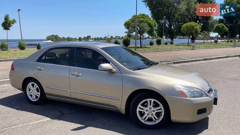 Седан Honda Accord 2006 в Черкасах