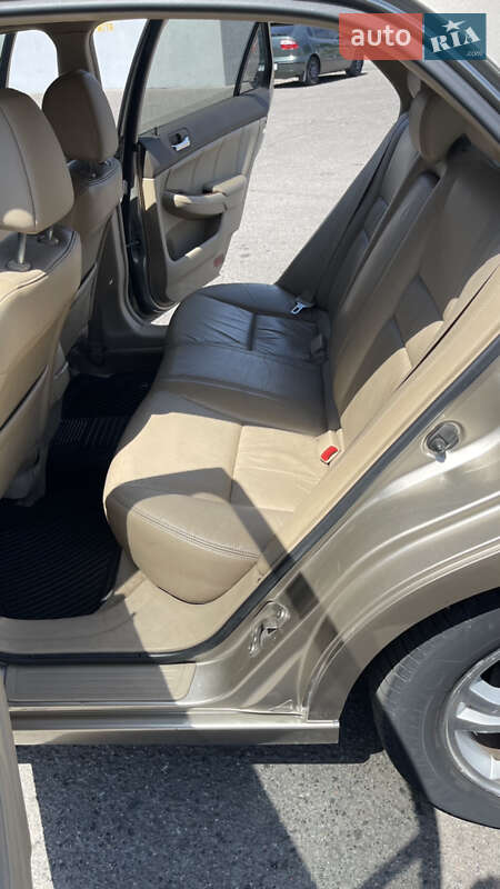 Седан Honda Accord 2006 в Черкасах