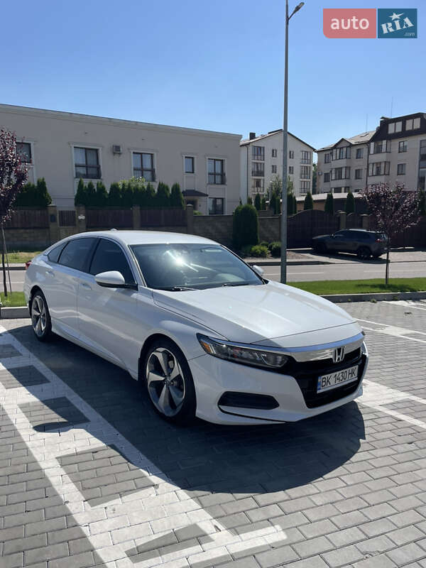 Седан Honda Accord 2018 в Ровно