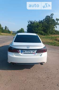 Седан Honda Accord 2013 в Рівному