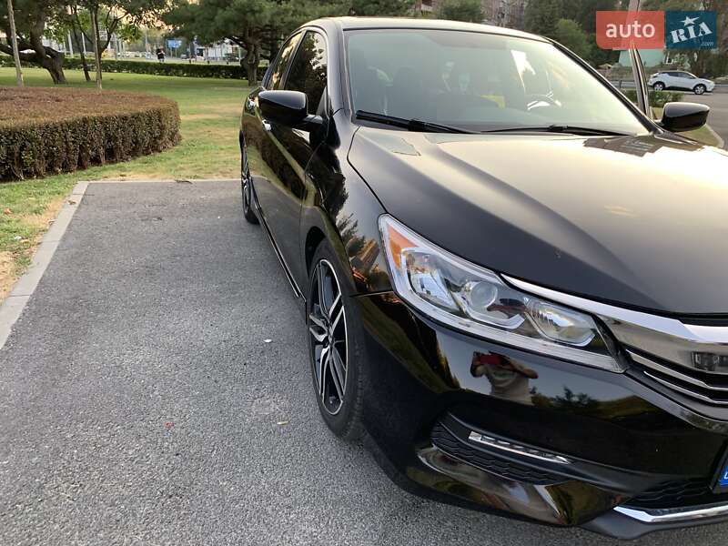 Седан Honda Accord 2016 в Днепре