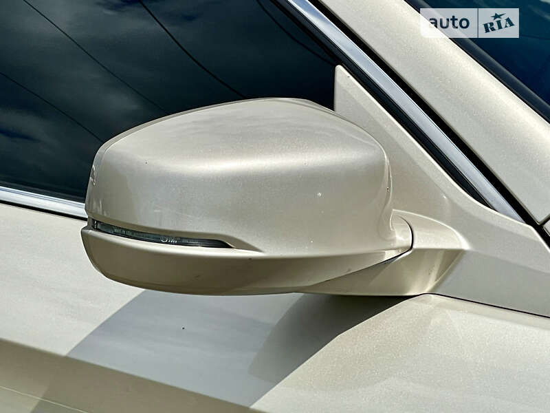 Седан Honda Accord 2013 в Ровно