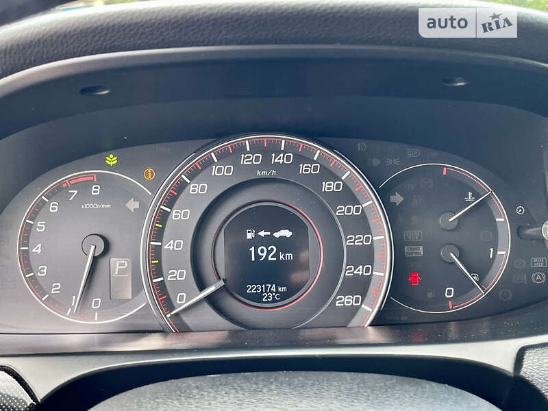 Седан Honda Accord 2013 в Ровно