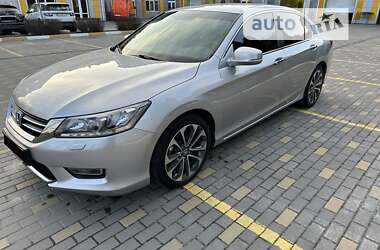 Седан Honda Accord 2013 в Бучі