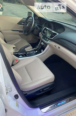 Седан Honda Accord 2012 в 