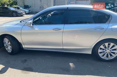 Седан Honda Accord 2014 в Киеве