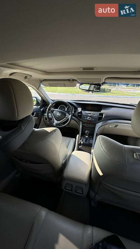 Седан Honda Accord 2009 в Рівному