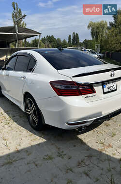 Седан Honda Accord 2016 в 