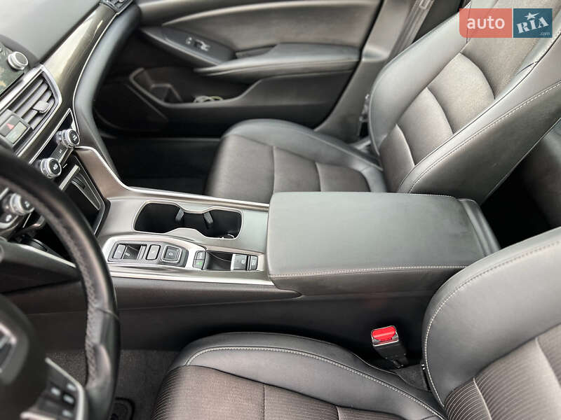 Седан Honda Accord 2020 в Киеве