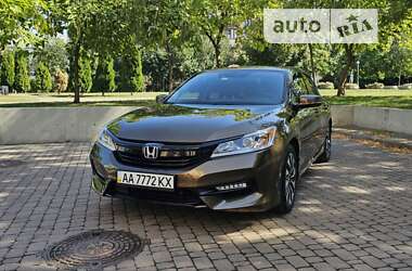 Седан Honda Accord 2016 в Киеве