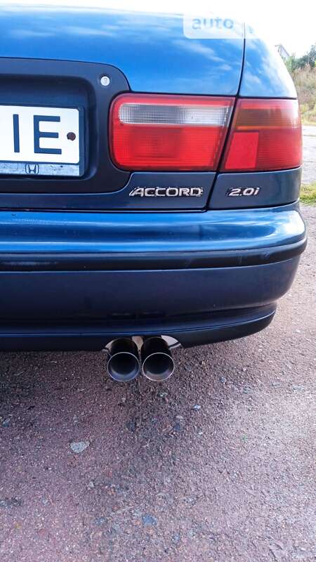 Седан Honda Accord 1993 в Мені