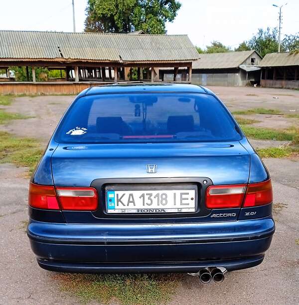 Седан Honda Accord 1993 в Мені