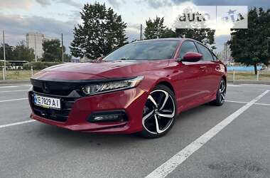 Седан Honda Accord 2018 в Киеве