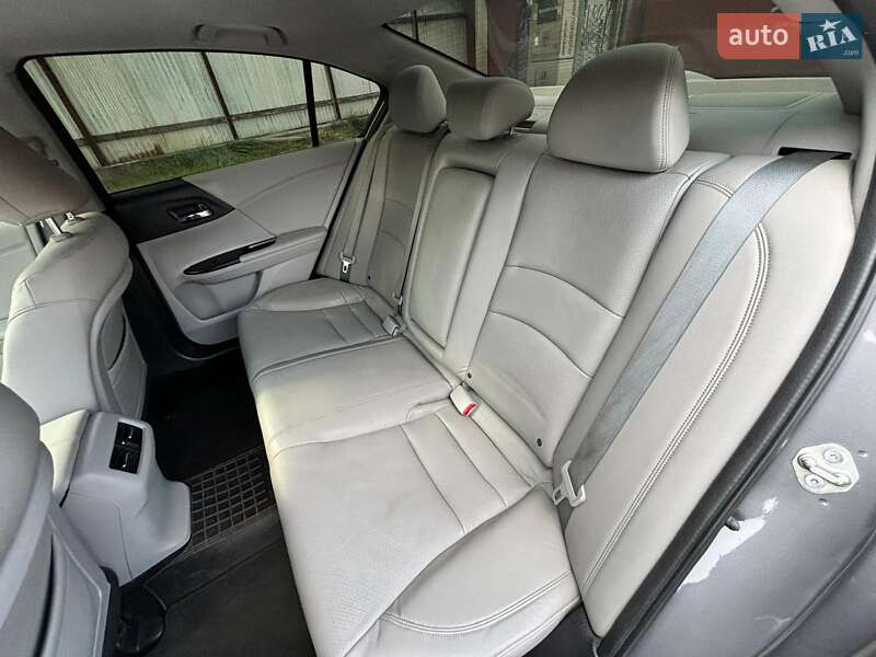 Седан Honda Accord 2014 в Львові