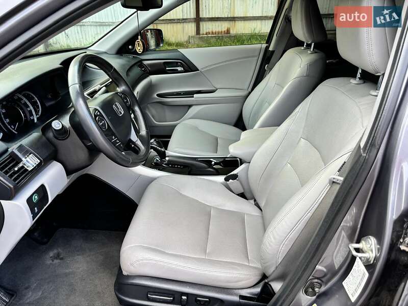 Седан Honda Accord 2014 в Львові