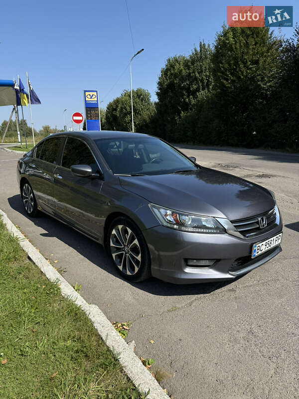 Седан Honda Accord 2015 в Львове