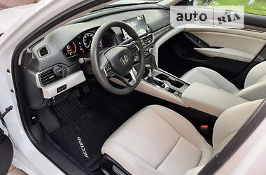 Седан Honda Accord 2018 в 