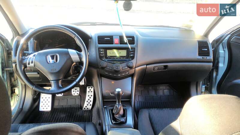 Седан Honda Accord 2004 в Черновцах
