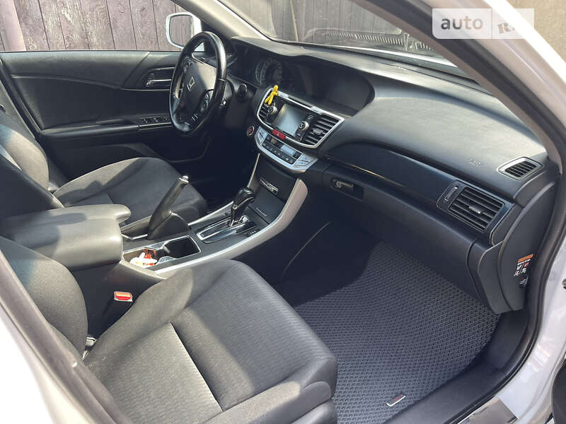 Седан Honda Accord 2013 в Полтаві