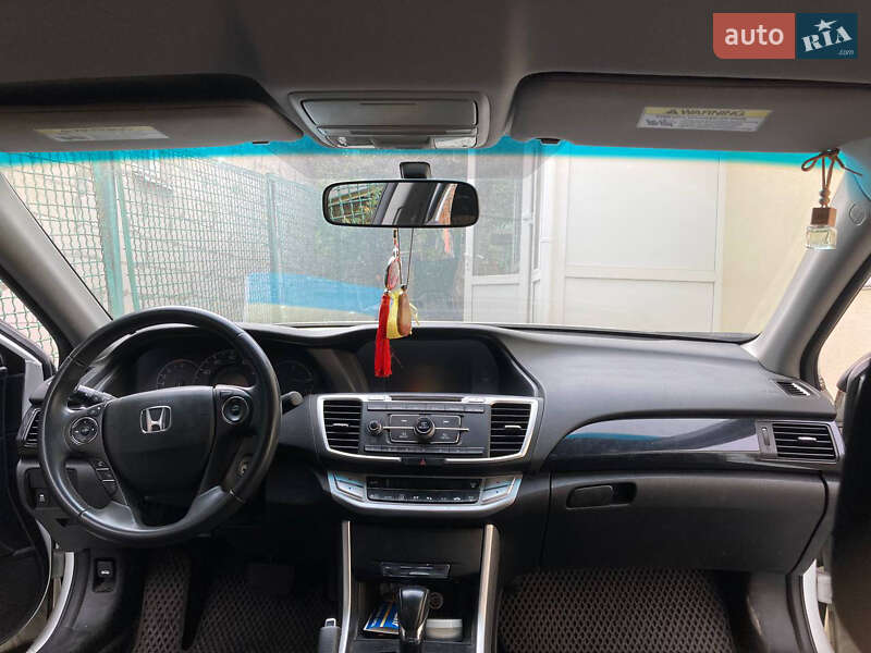 Седан Honda Accord 2015 в Виннице