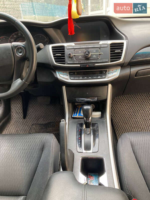 Седан Honda Accord 2015 в Виннице