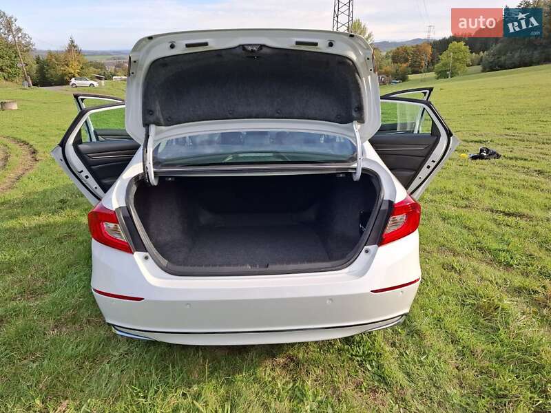Седан Honda Accord 2021 в Киеве