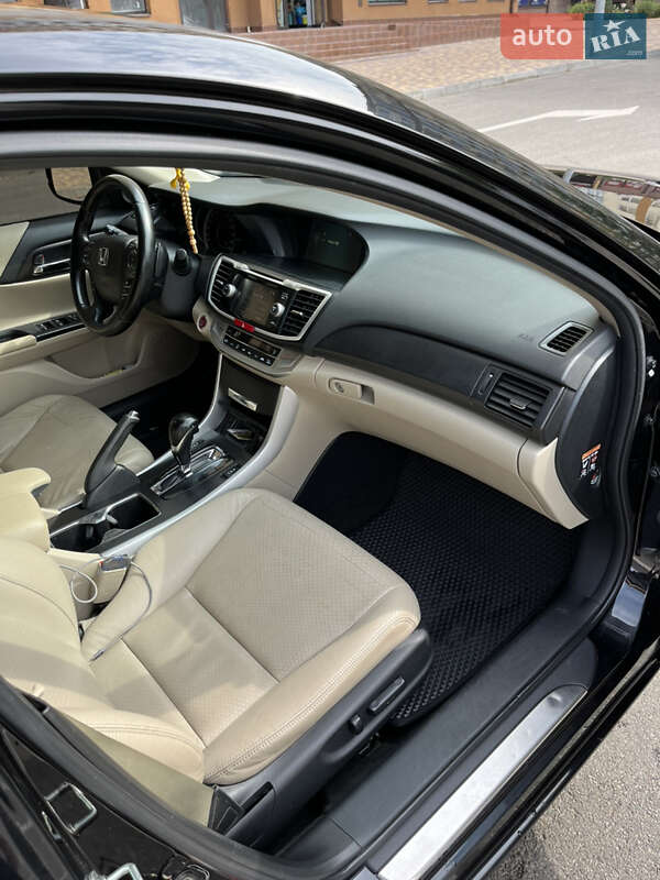 Седан Honda Accord 2013 в Вишневом
