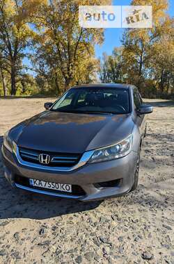 Седан Honda Accord 2015 в Києві