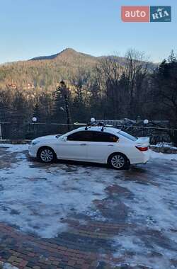 Седан Honda Accord 2013 в Києві