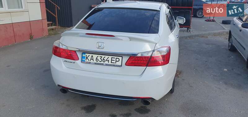 Седан Honda Accord 2013 в Києві