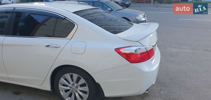 Седан Honda Accord 2013 в Києві