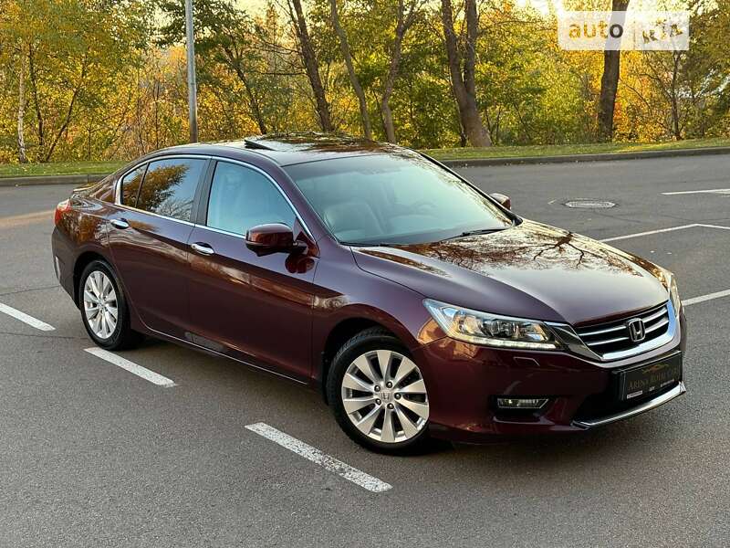 Седан Honda Accord 2013 в Києві