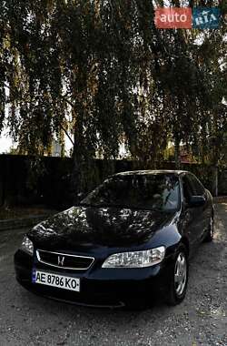 Седан Honda Accord 1999 в Днепре