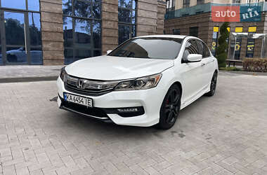 Седан Honda Accord 2016 в Києві