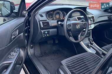 Седан Honda Accord 2013 в Києві