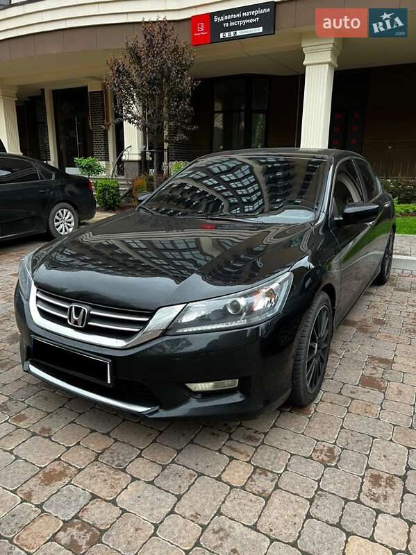 Седан Honda Accord 2014 в Днепре