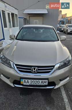 Седан Honda Accord 2013 в Києві