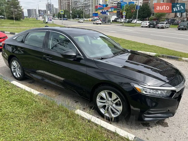 Седан Honda Accord 2018 в 