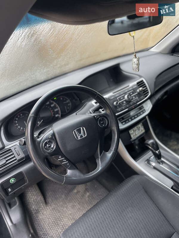 Седан Honda Accord 2015 в Ивано-Франковске