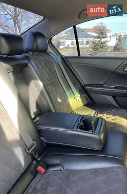 Седан Honda Accord 2013 в 