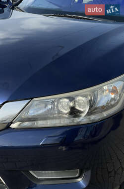 Седан Honda Accord 2013 в 