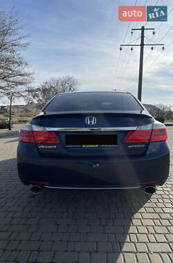 Седан Honda Accord 2013 в 
